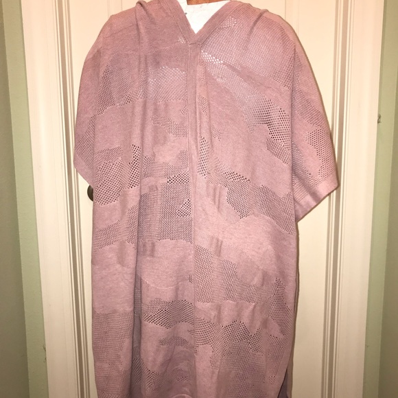 β’ Lululemon find your light wrap pink lightweight - Picture 4 of 6